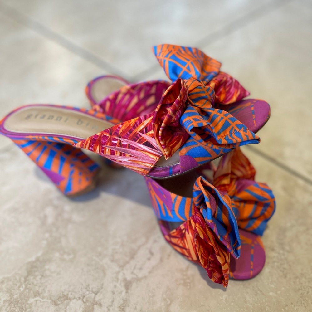 Gianni Bini heels with bow